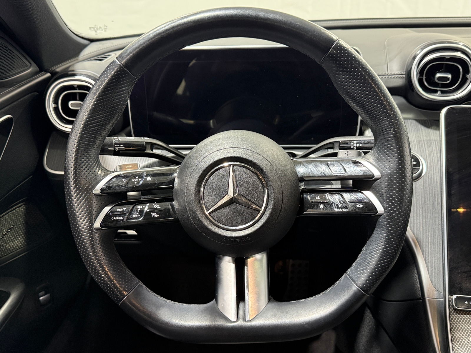 Thumbnail: 2023 Mercedes-Benz C-Class - 4