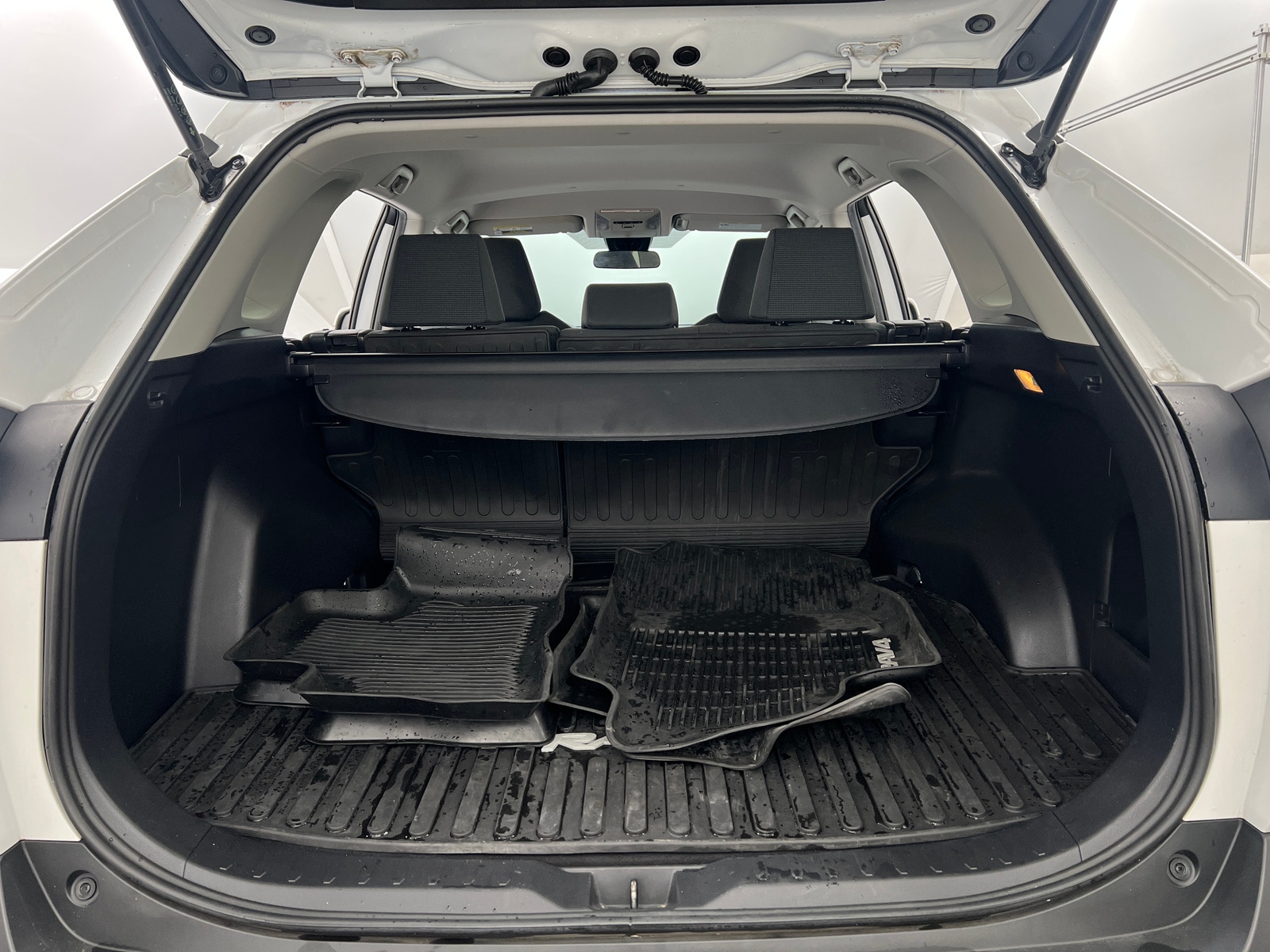 Thumbnail: 2019 Toyota RAV4 - 7