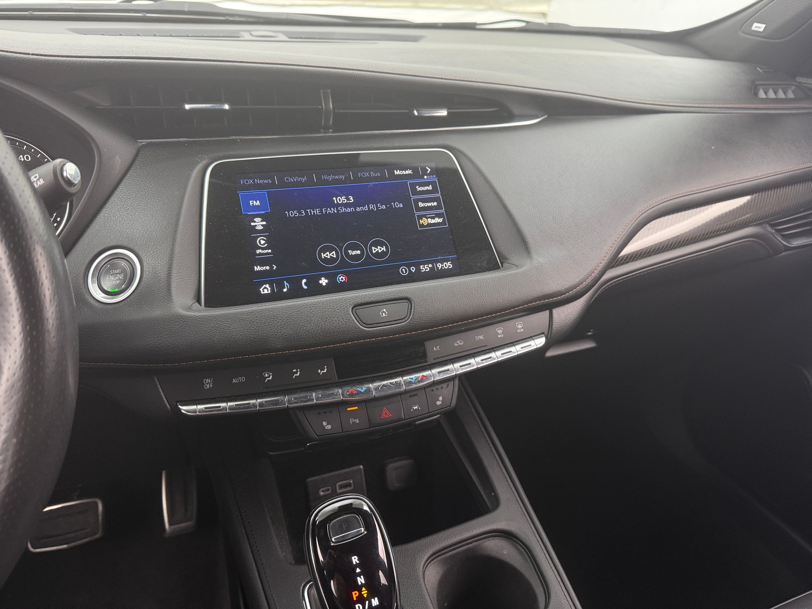 Thumbnail: 2023 Cadillac XT4 - 3