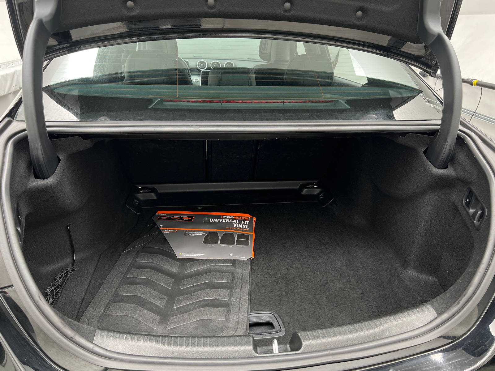 Thumbnail: 2024 Mercedes-Benz C-Class - 6