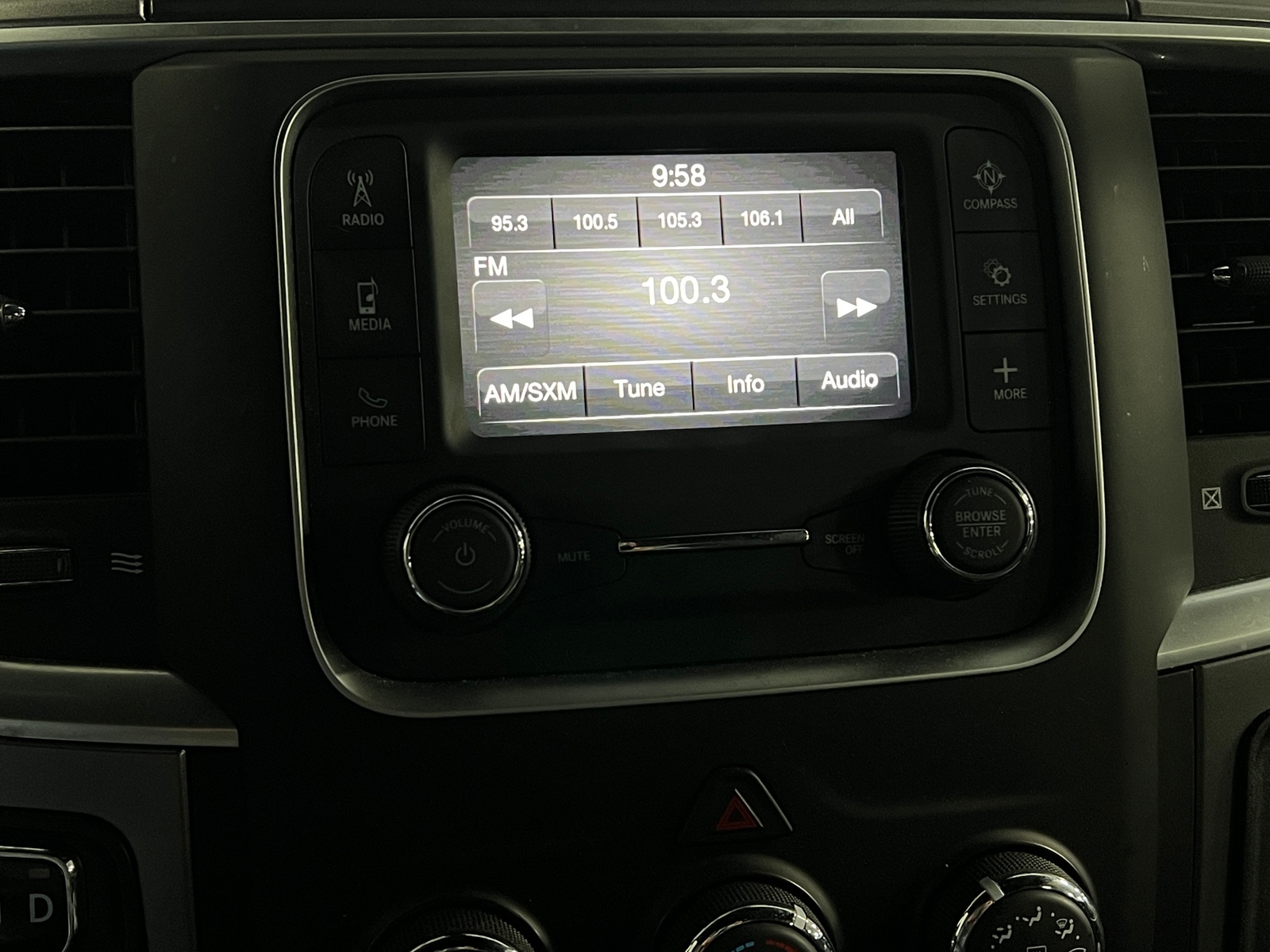 Thumbnail: 2021 RAM 1500 Classic - 4