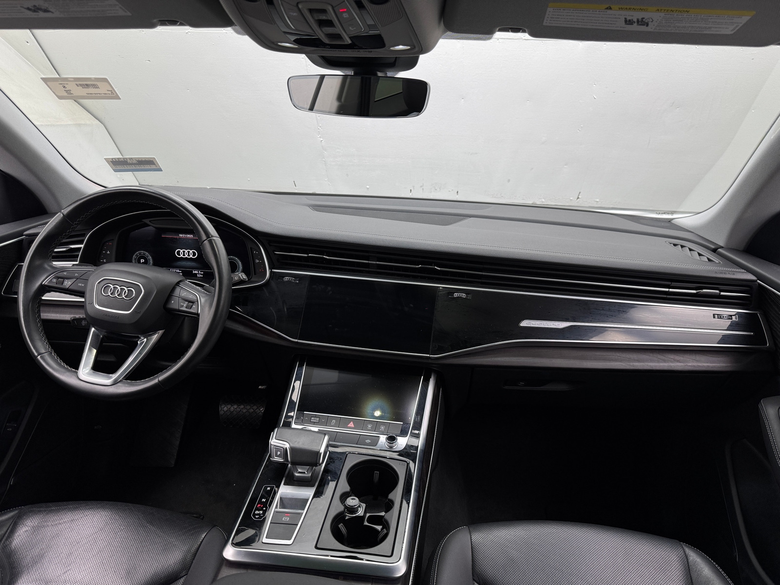 Thumbnail: 2023 Audi Q8 - 2