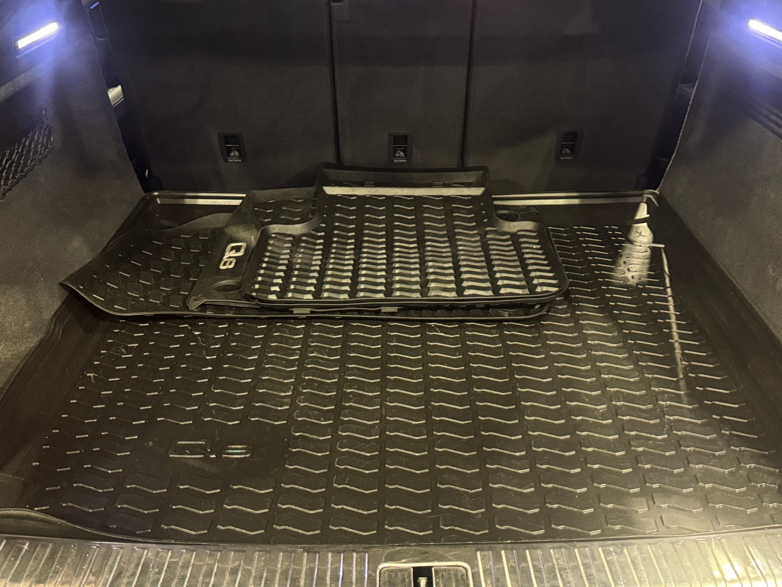 Thumbnail: 2023 Audi Q8 - 6