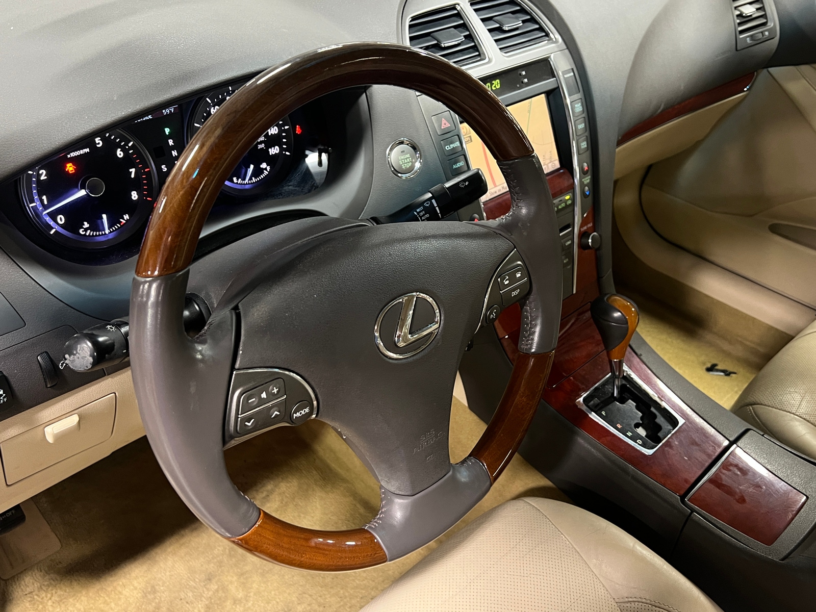 Thumbnail: 2012 Lexus ES - 4