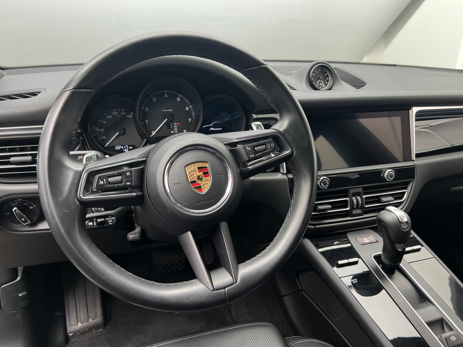 Thumbnail: 2022 Porsche Macan - 4