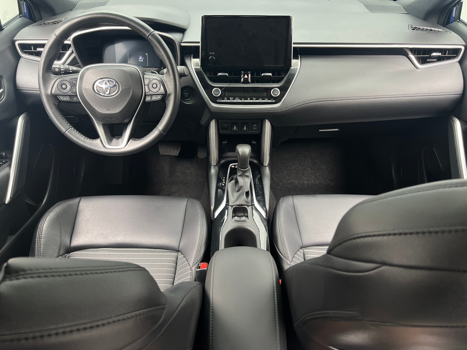 Thumbnail: 2024 Toyota Corolla Cross - 2