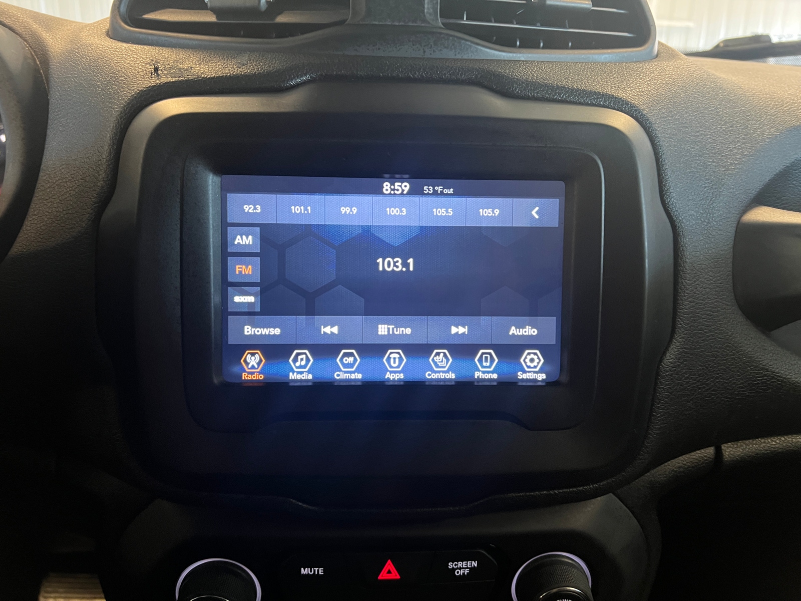 Thumbnail: 2020 Jeep Renegade - 3