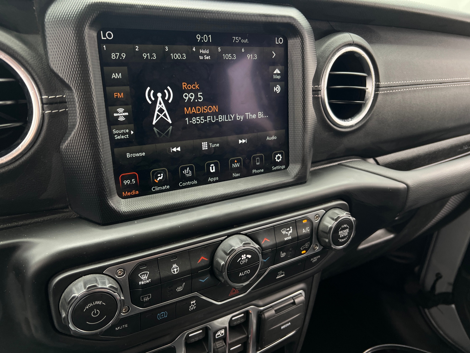 Thumbnail: 2022 Jeep Wrangler - 3