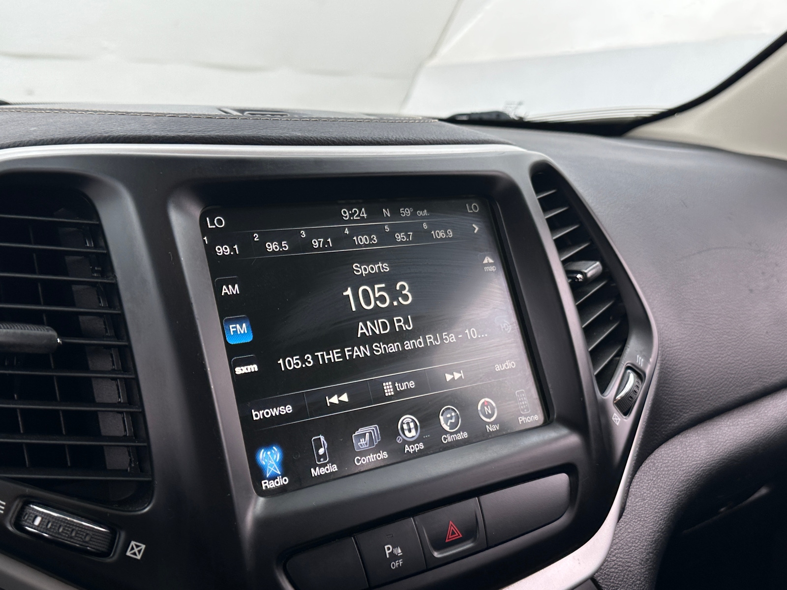 Thumbnail: 2018 Jeep Cherokee - 3