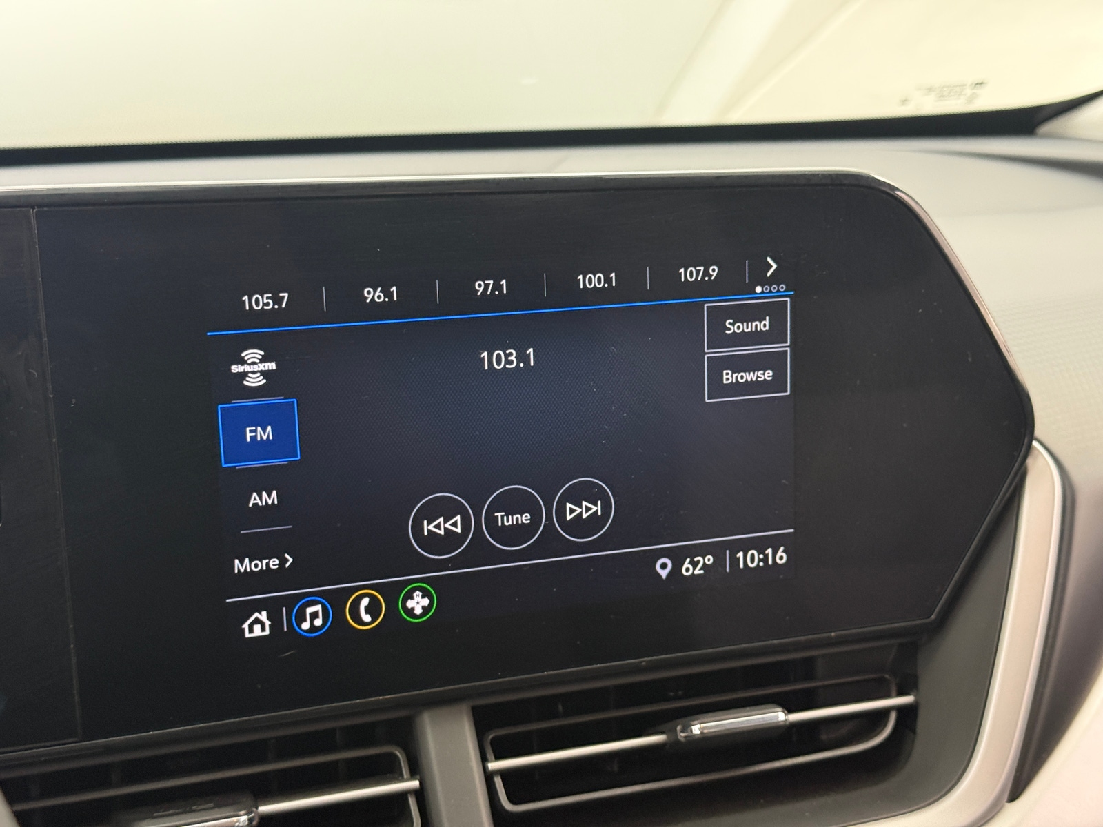 Thumbnail: 2025 Chevrolet Trax - 4