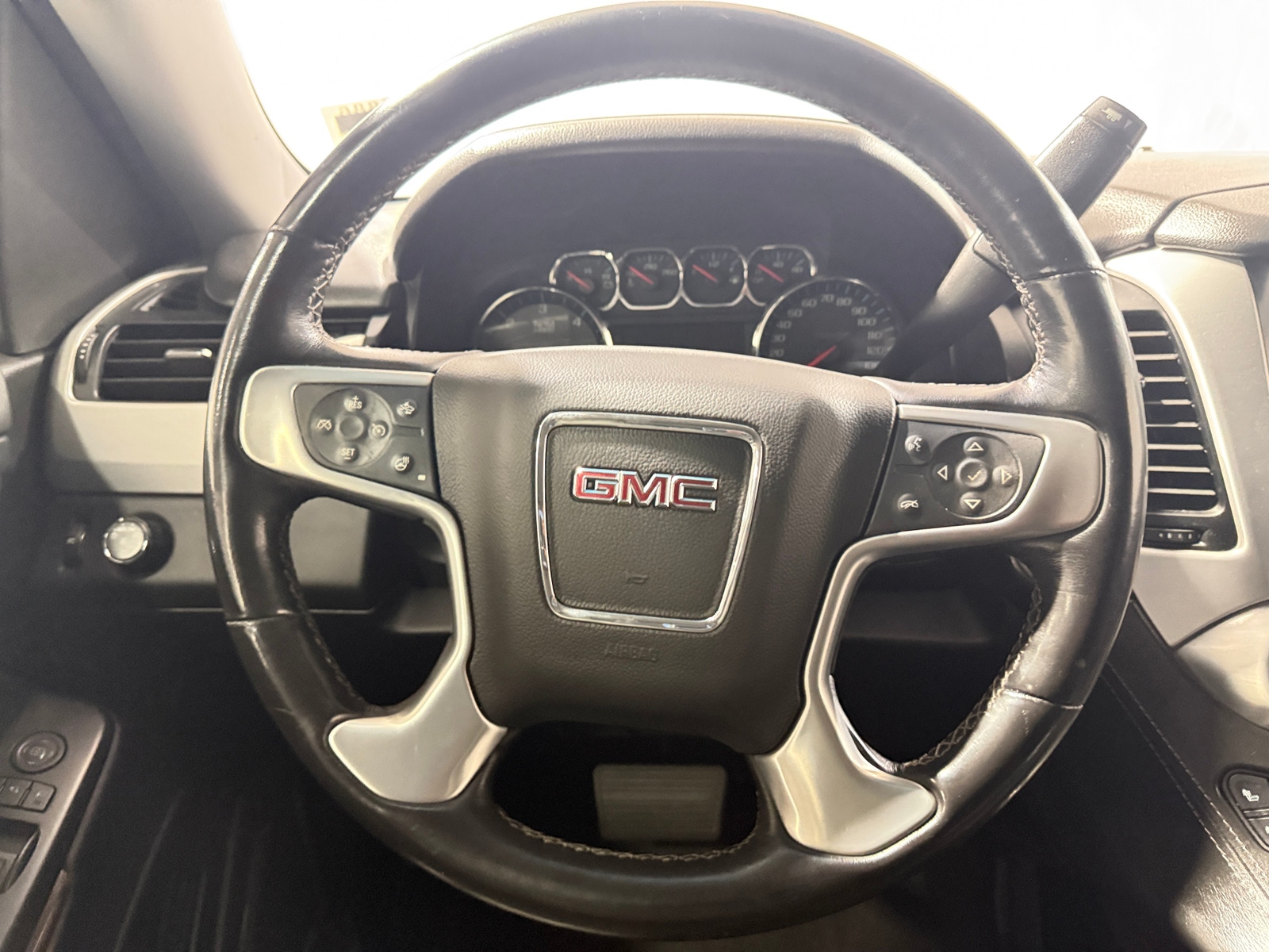 Thumbnail: 2019 GMC Yukon XL - 4