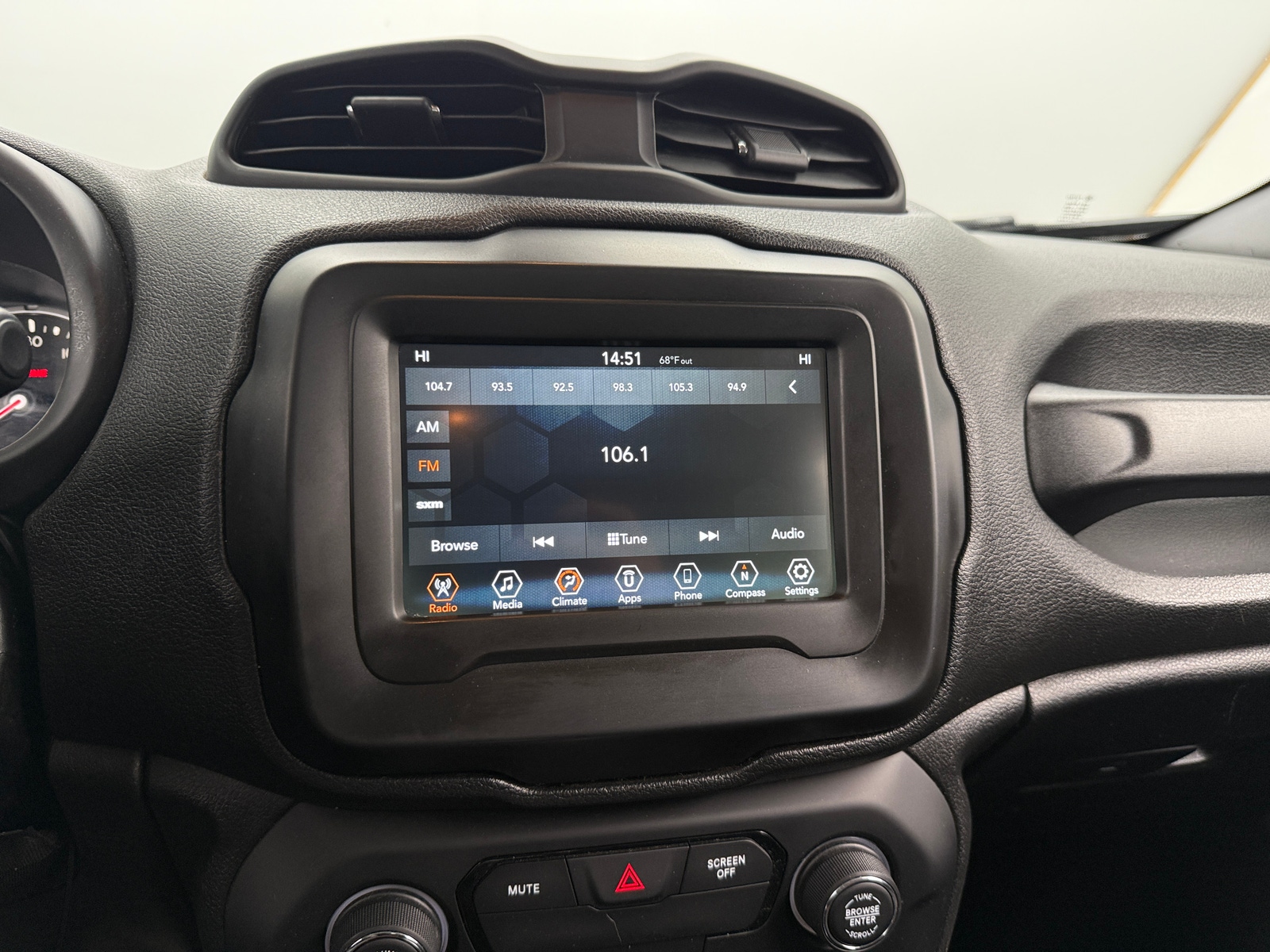Thumbnail: 2018 Jeep Renegade - 4
