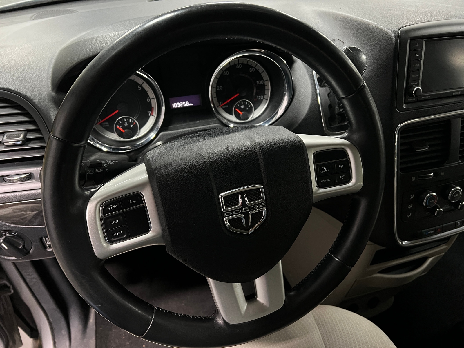 Thumbnail: 2017 Dodge Grand Caravan - 5