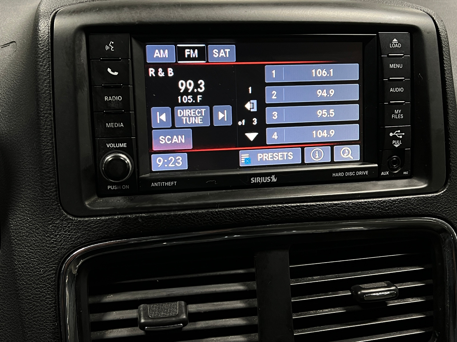 Thumbnail: 2017 Dodge Grand Caravan - 4