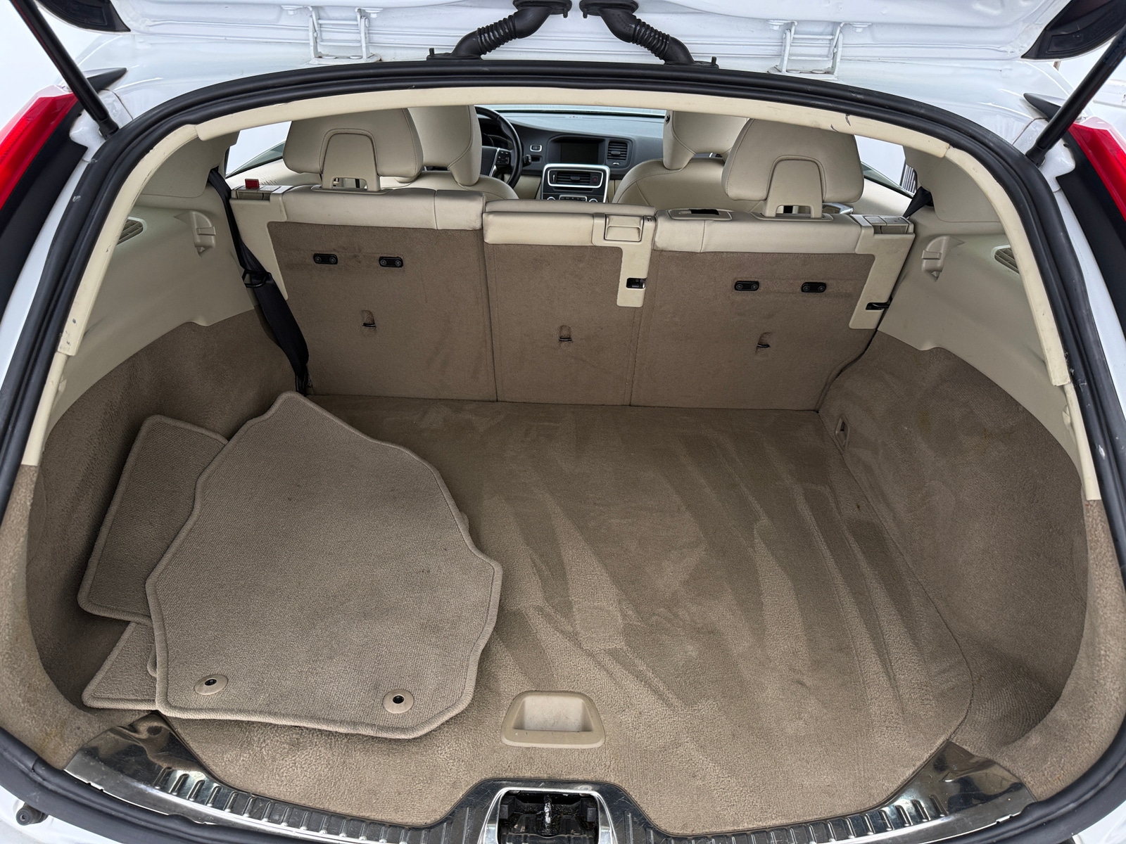 Thumbnail: 2015 Volvo V60 - 6