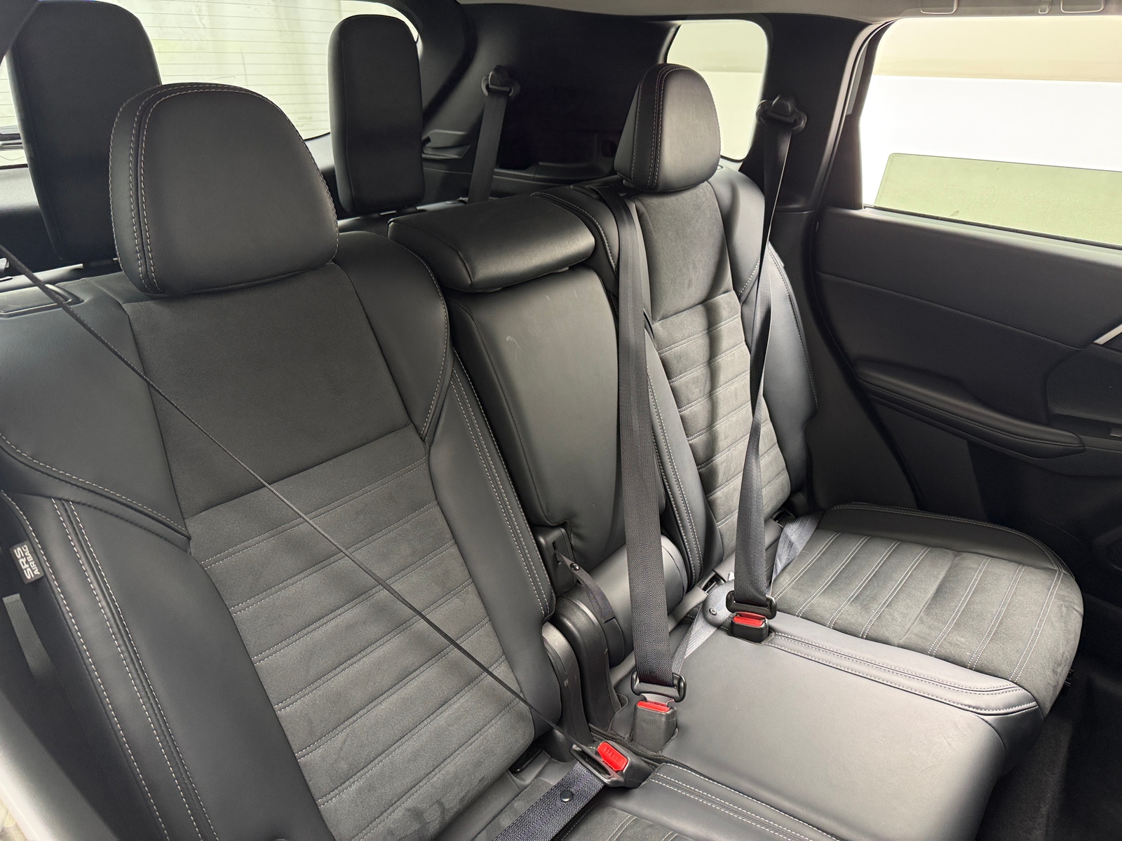 Thumbnail: 2024 Mitsubishi Outlander - 5