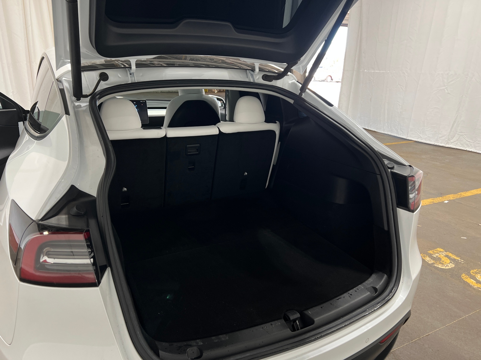 Thumbnail: 2022 Tesla Model Y - 6