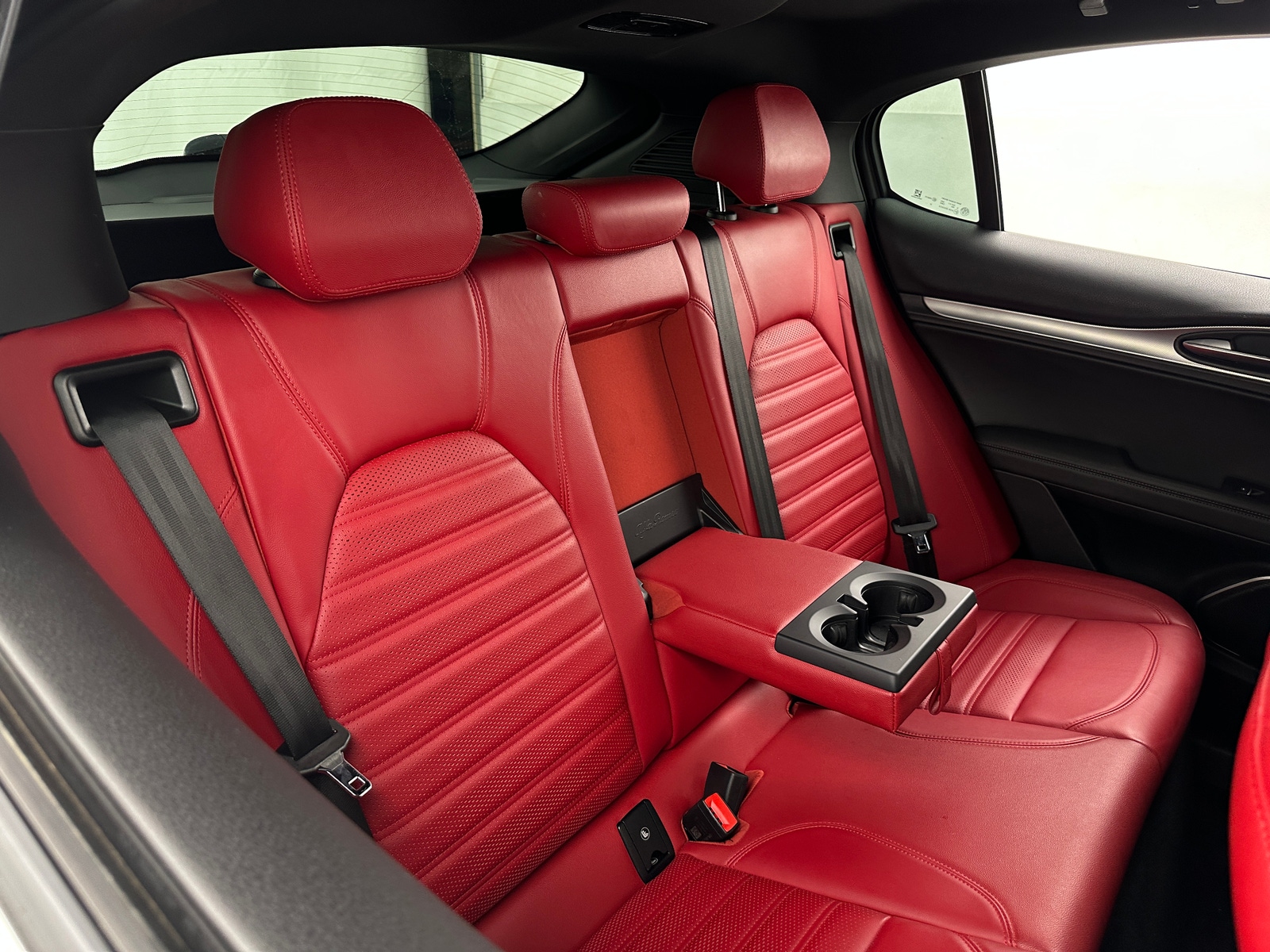 Thumbnail: 2022 Alfa Romeo Stelvio - 5