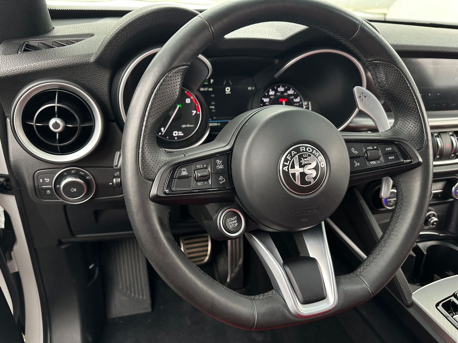 Thumbnail: 2022 Alfa Romeo Stelvio - 4