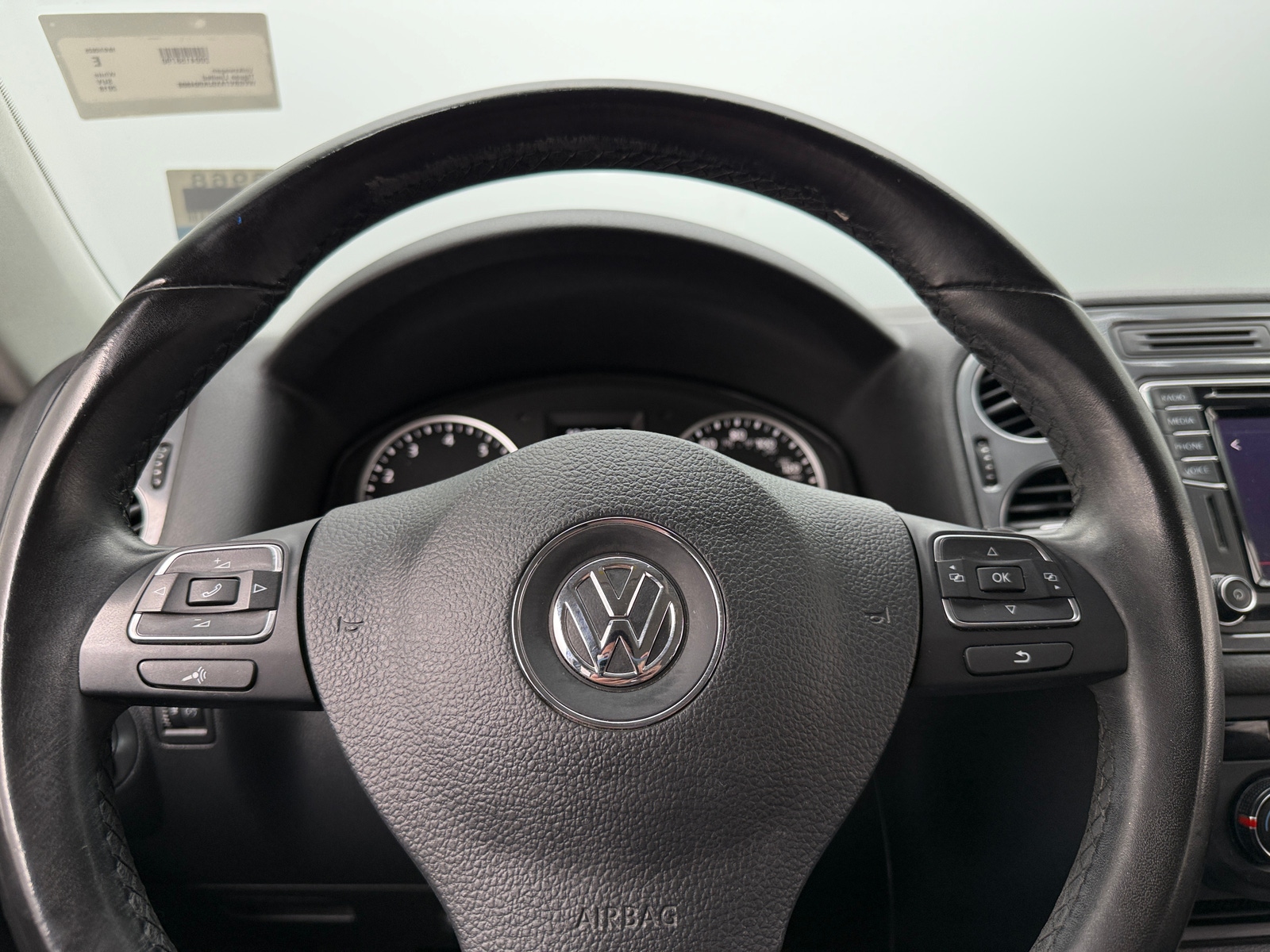 Thumbnail: 2018 Volkswagen Tiguan - 5