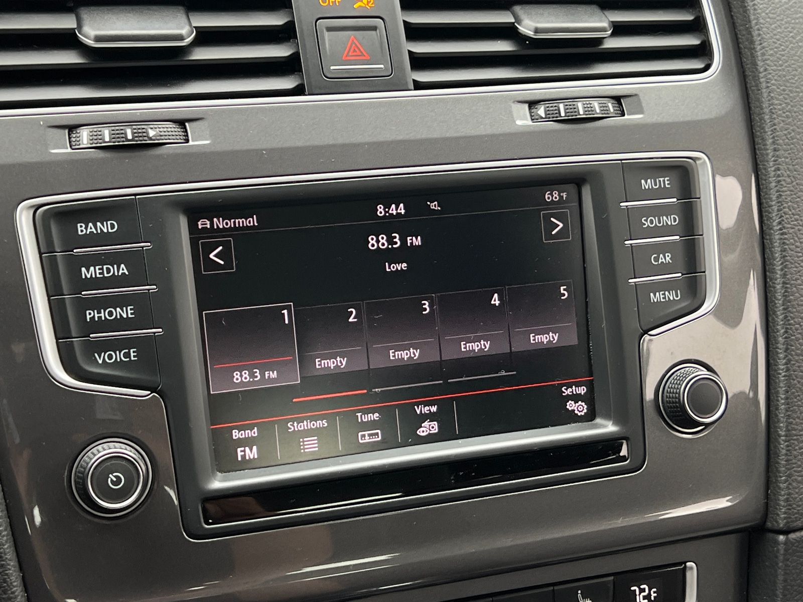 Thumbnail: 2016 Volkswagen e-Golf - 4