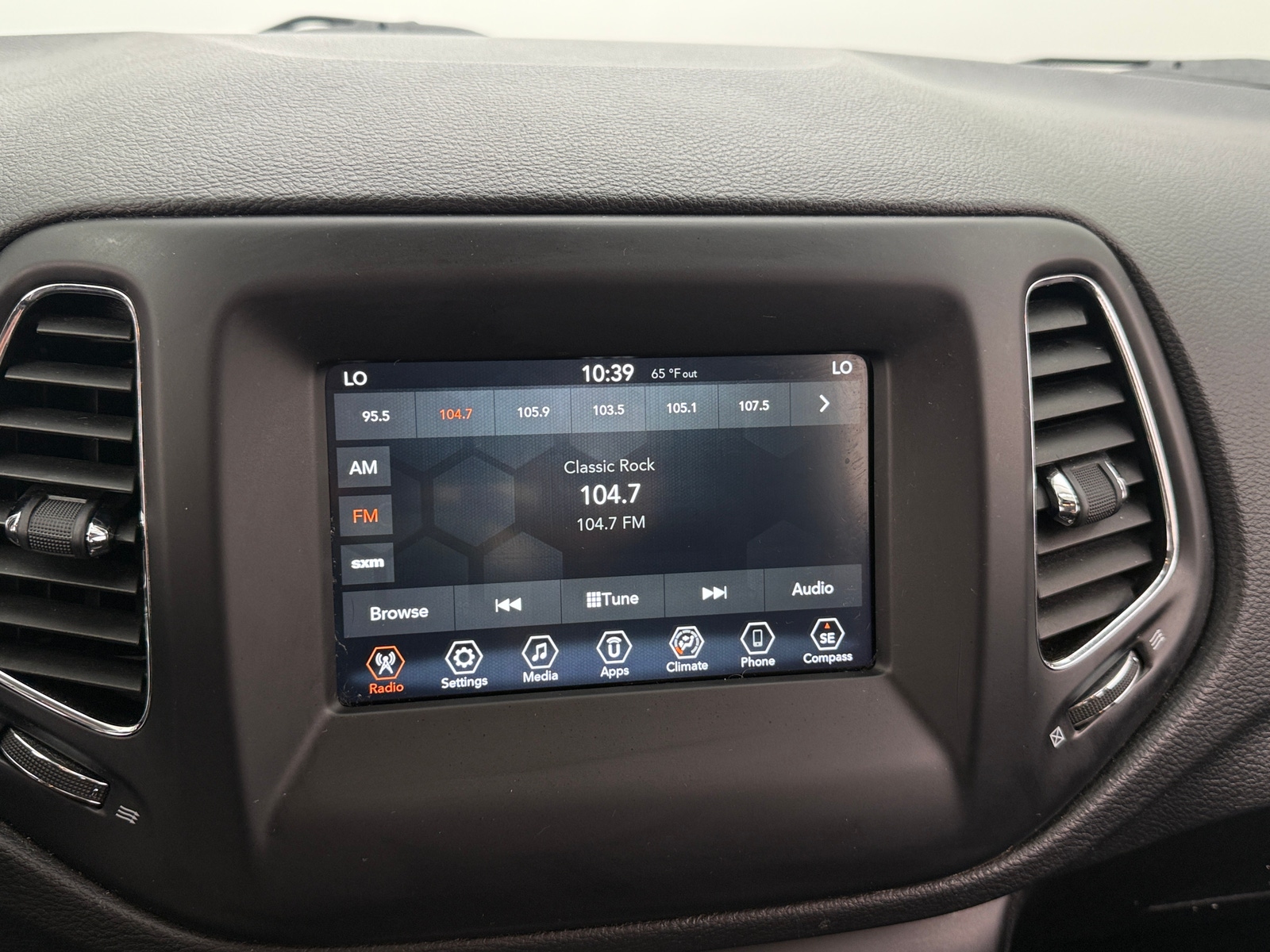 Thumbnail: 2020 Jeep Compass - 4