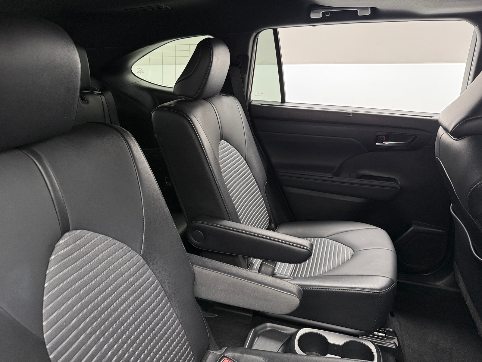 Thumbnail: 2021 Toyota Highlander - 5