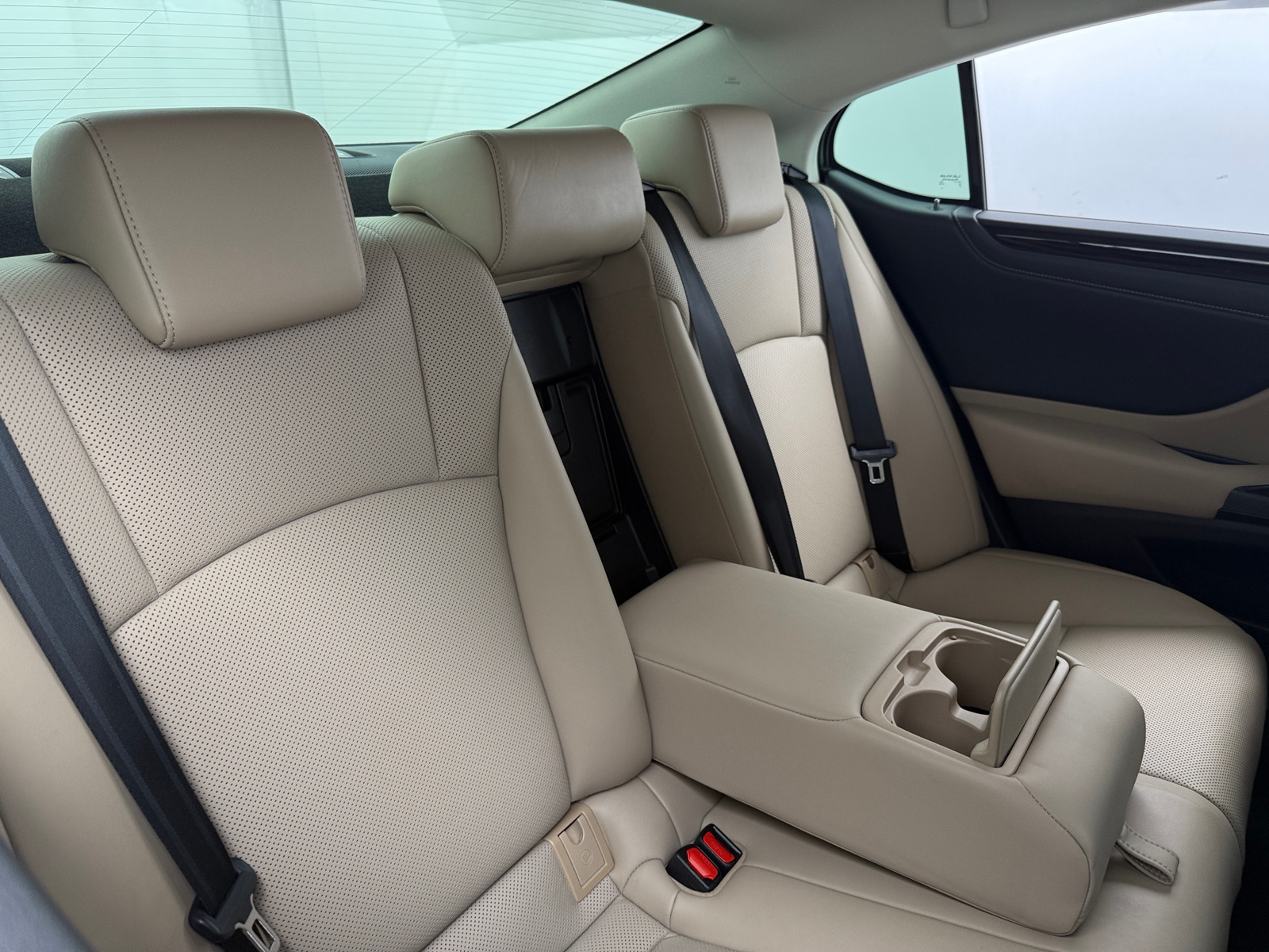 Thumbnail: 2019 Lexus ES - 6