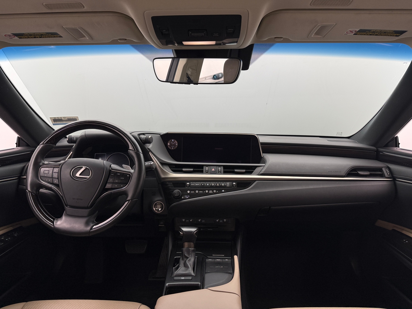 Thumbnail: 2019 Lexus ES - 3