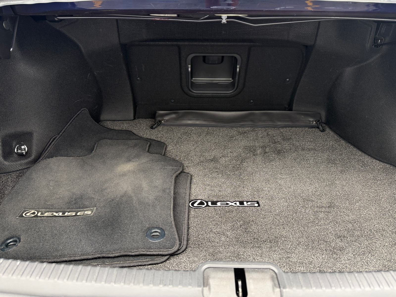 Thumbnail: 2019 Lexus ES - 7