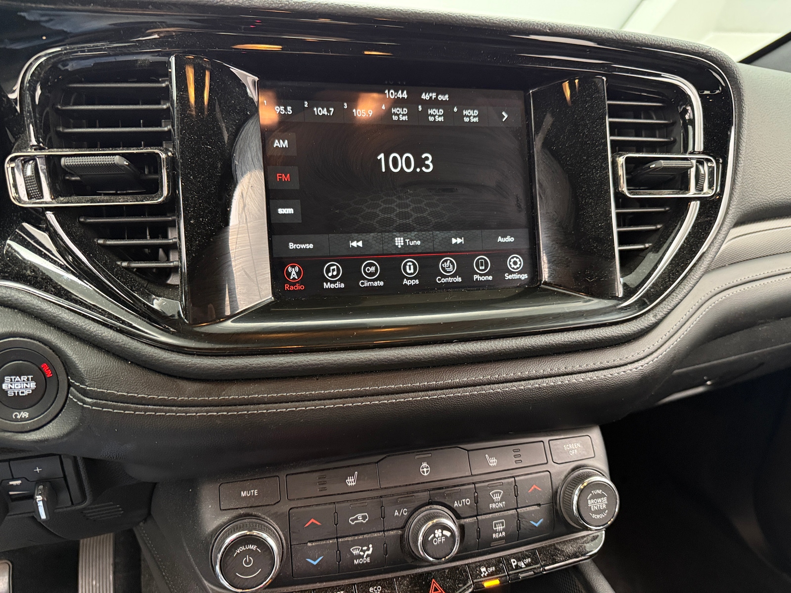 Thumbnail: 2022 Dodge Durango - 4