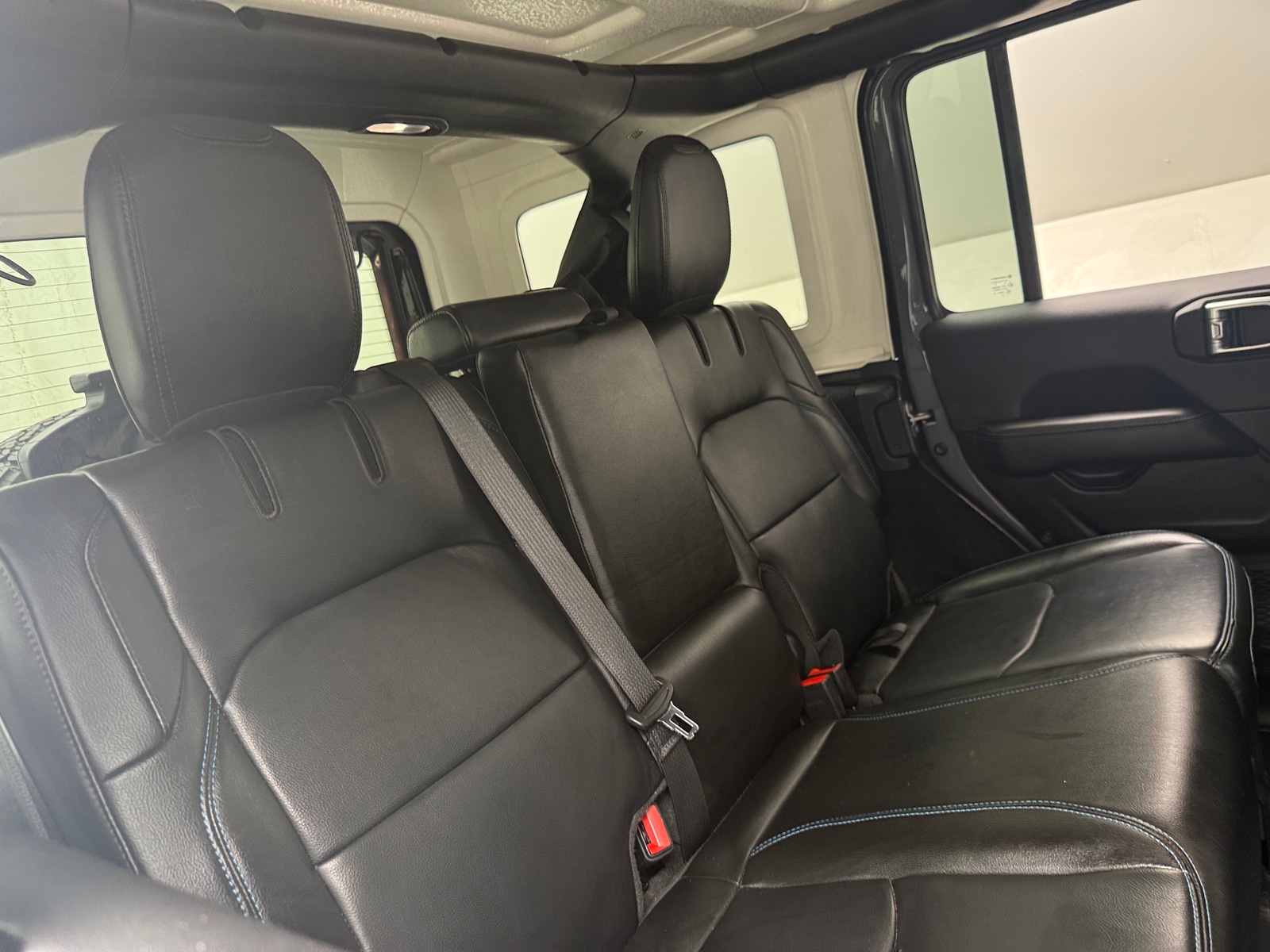 Thumbnail: 2022 Jeep Wrangler - 5