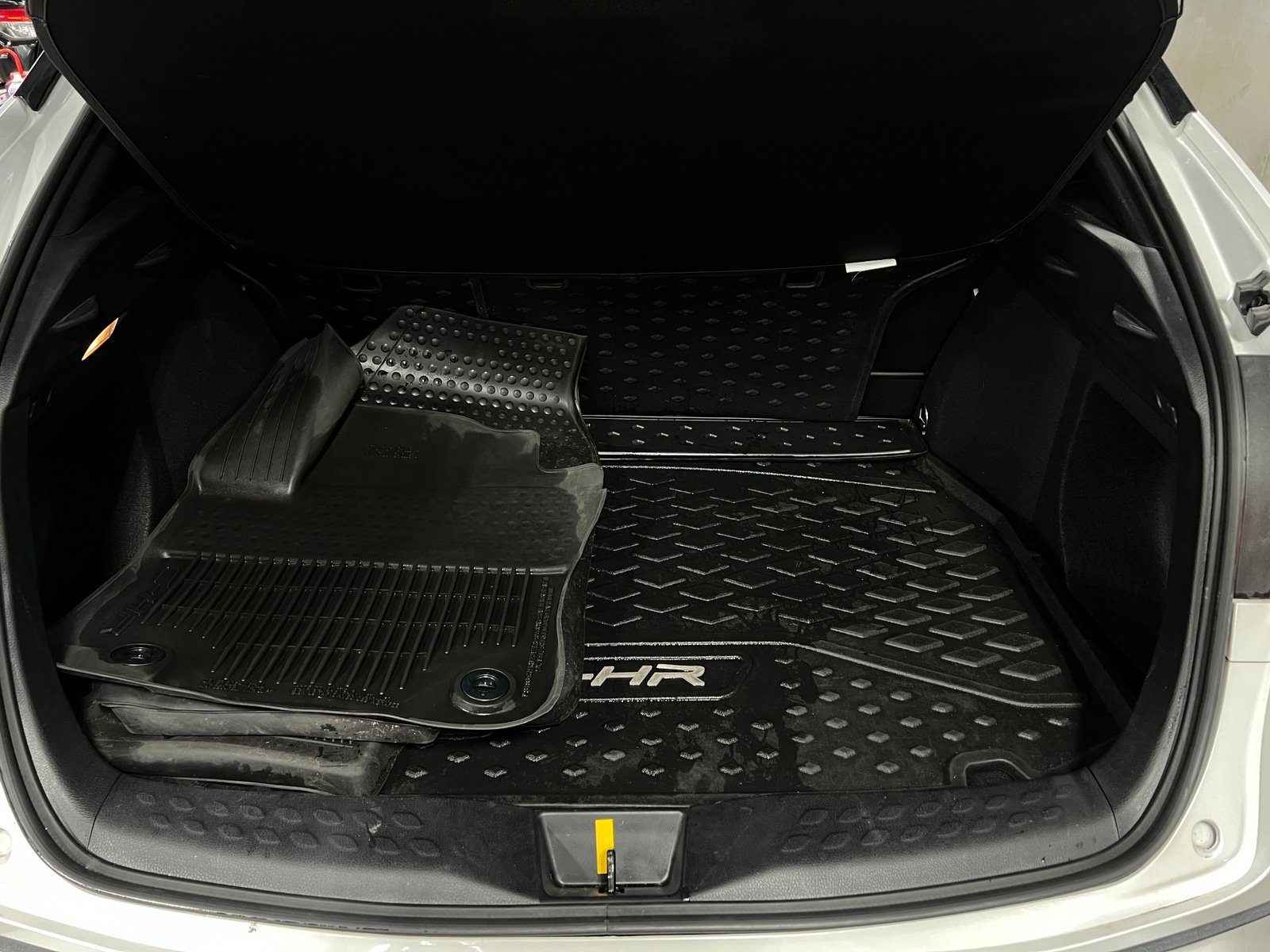 Thumbnail: 2022 Toyota C-HR - 6