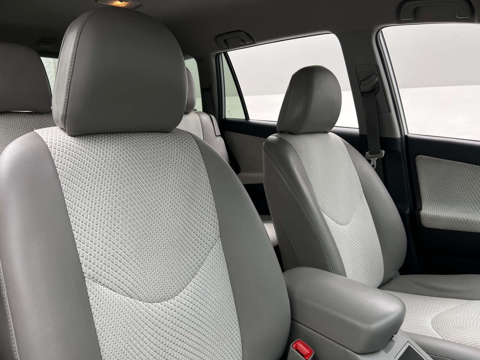 Thumbnail: 2014 Toyota RAV4 - 2