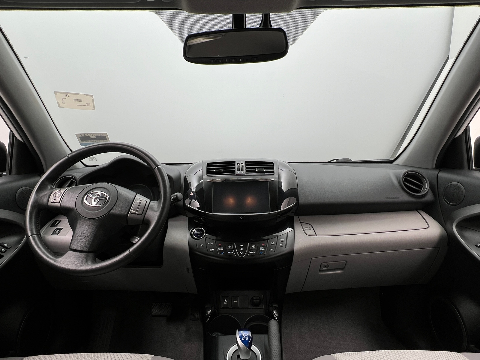 Thumbnail: 2014 Toyota RAV4 - 3