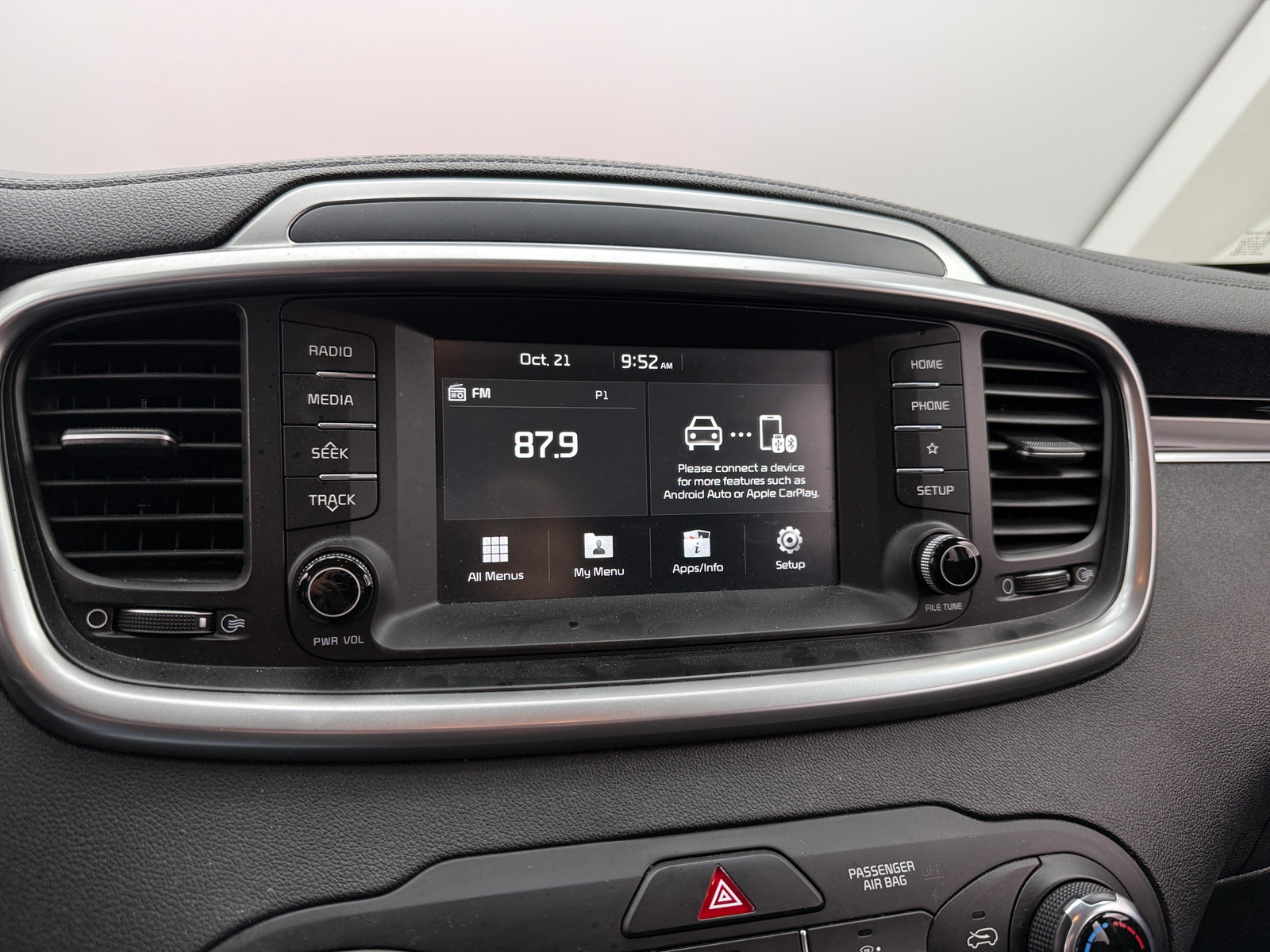 Thumbnail: 2019 Kia Sorento - 4