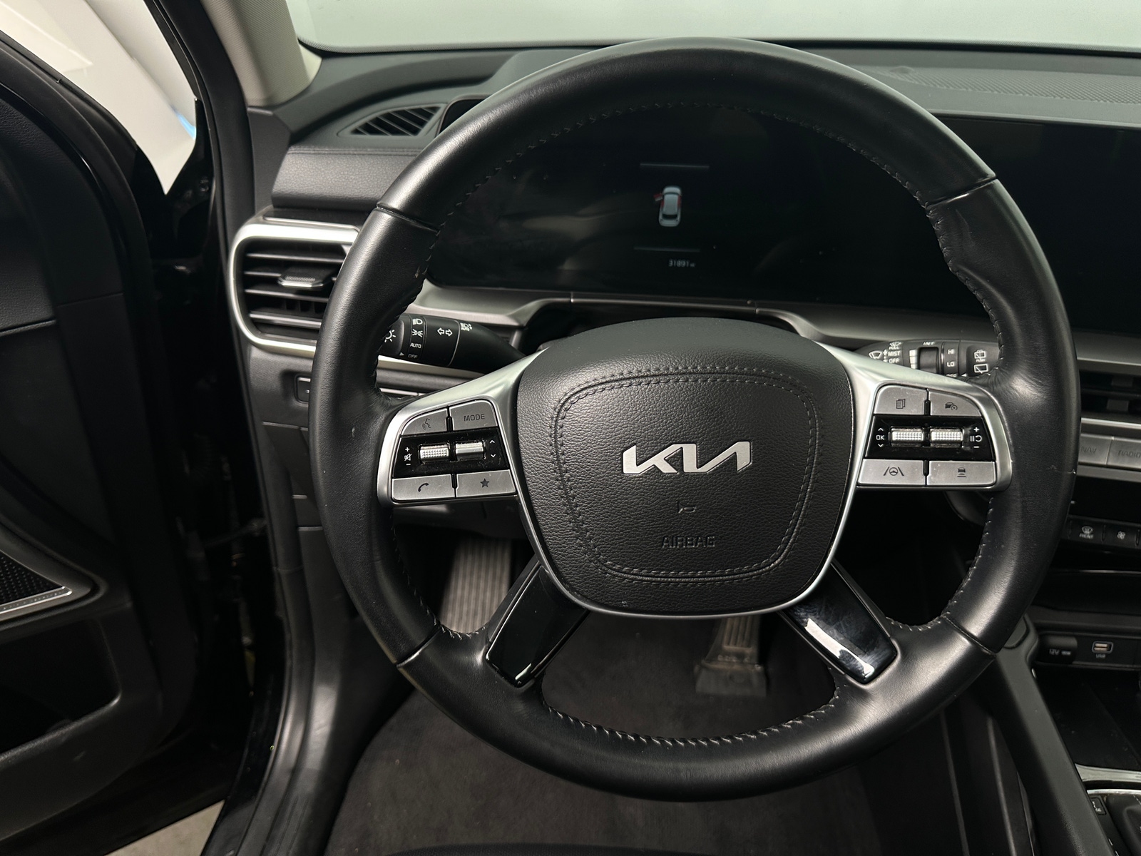 Thumbnail: 2023 Kia Telluride - 4