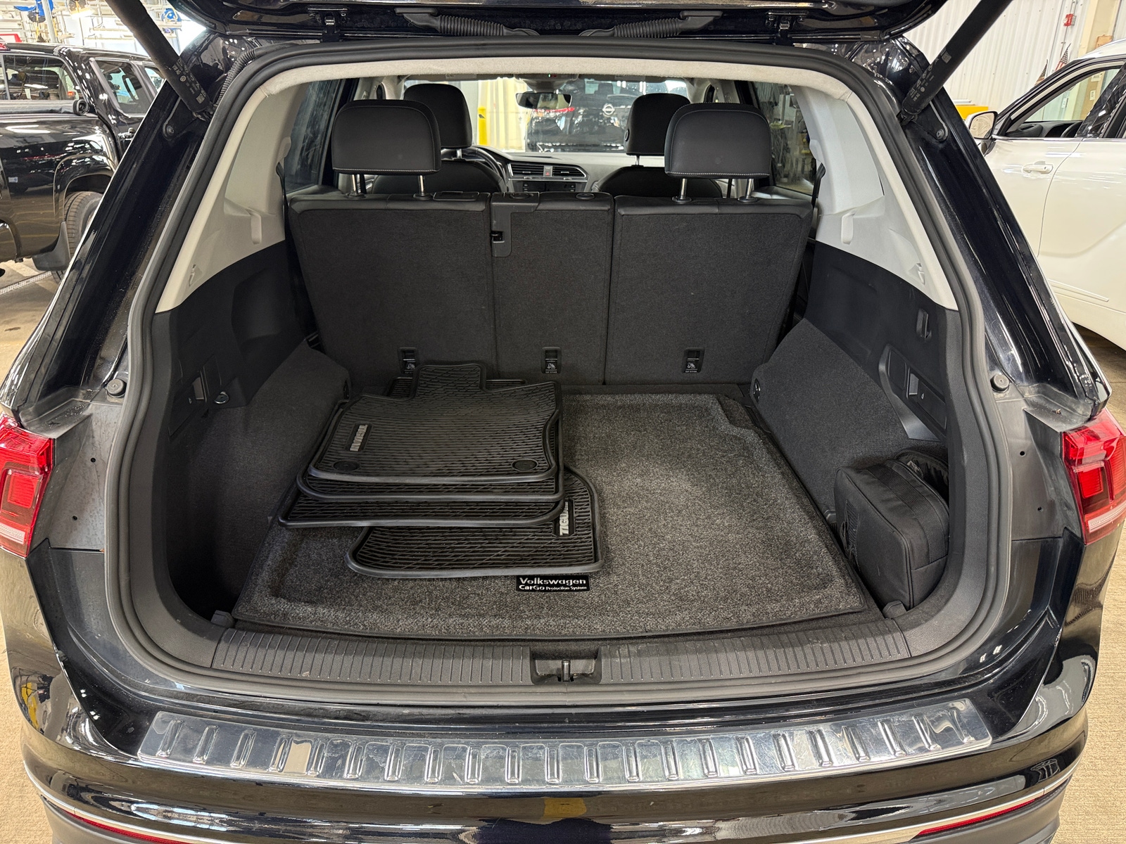 Thumbnail: 2022 Volkswagen Tiguan - 6