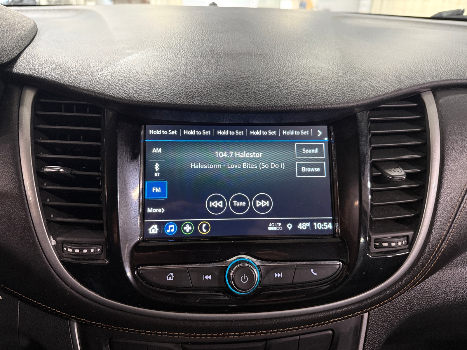 Thumbnail: 2018 Chevrolet Trax - 4