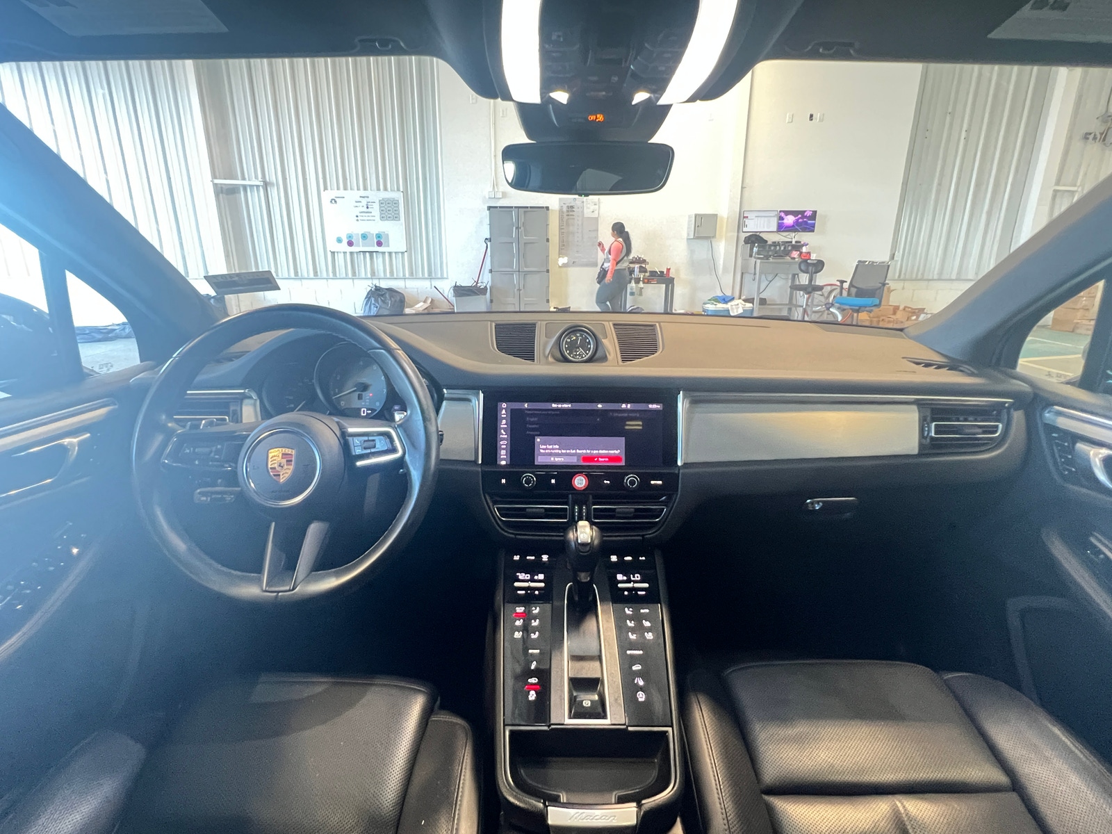 Thumbnail: 2022 Porsche Macan - 2