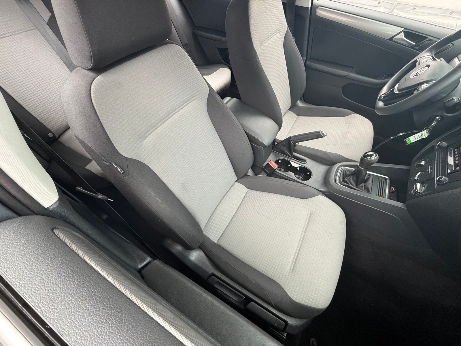 Thumbnail: 2017 Volkswagen Jetta - 2