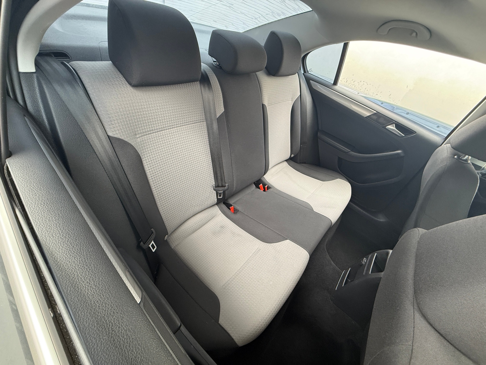 Thumbnail: 2017 Volkswagen Jetta - 6