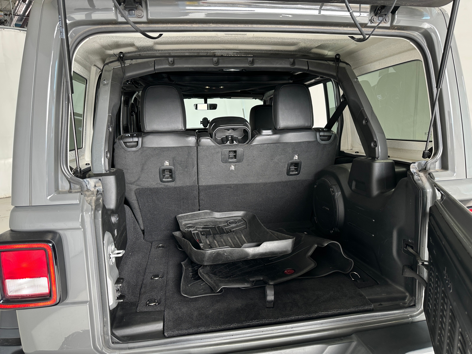 Thumbnail: 2021 Jeep Wrangler - 7