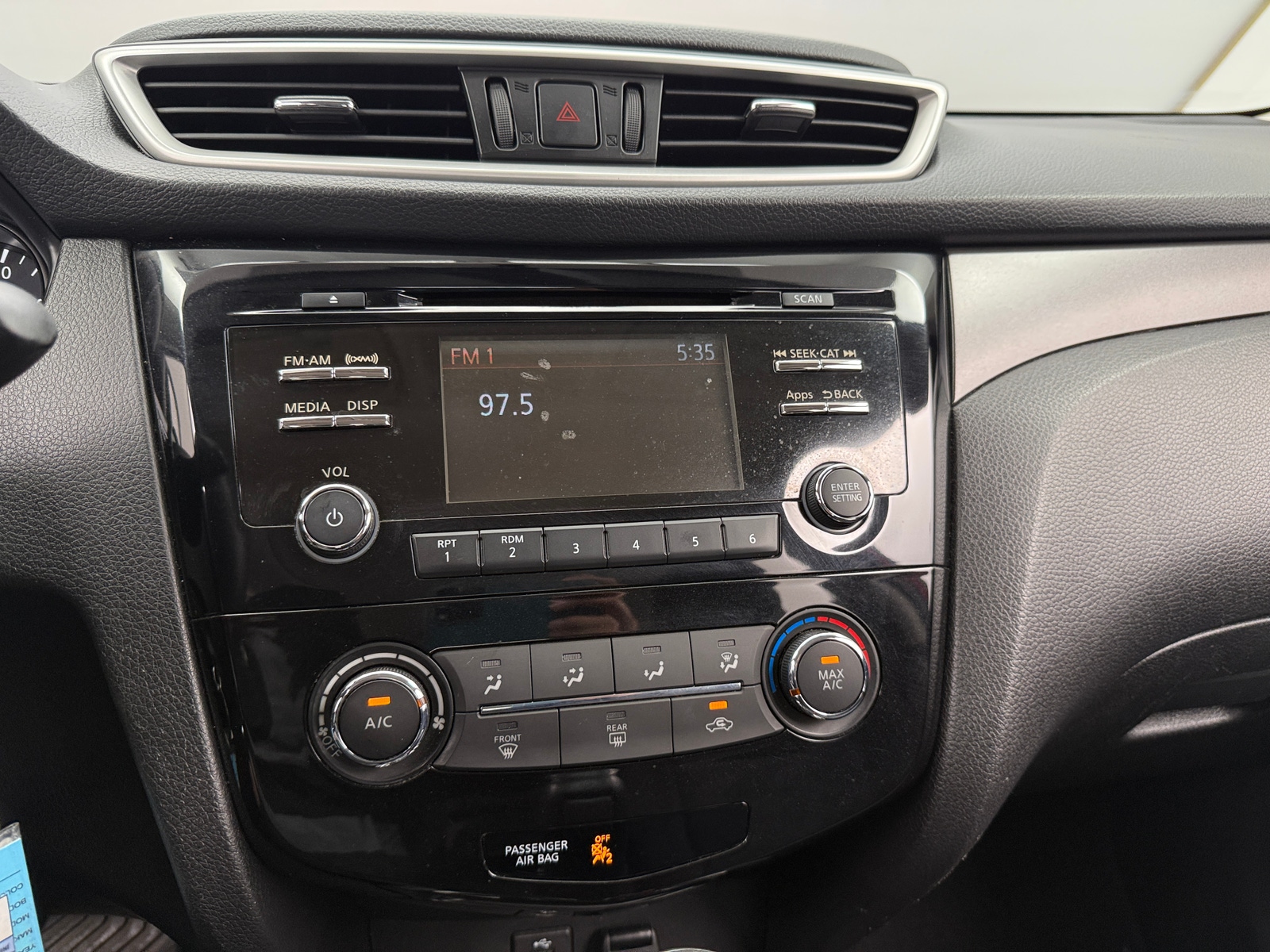 Thumbnail: 2016 Nissan Rogue - 4