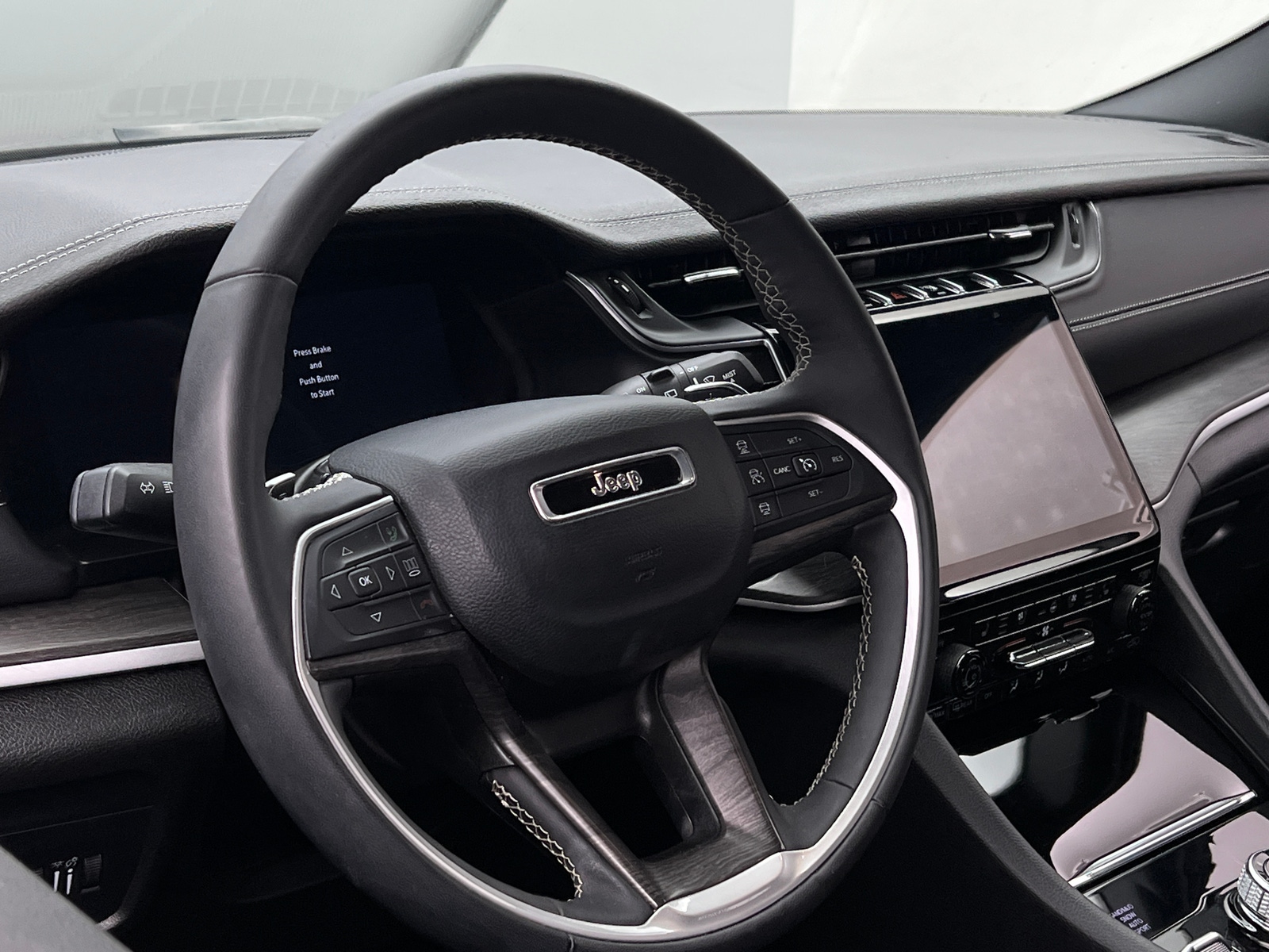 Thumbnail: 2024 Jeep Grand Cherokee L - 4