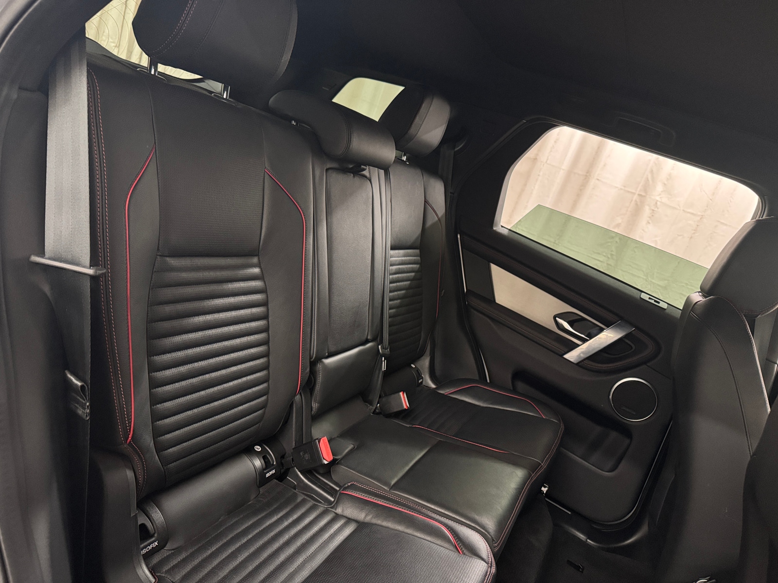 Thumbnail: 2021 Land Rover Discovery Sport - 5