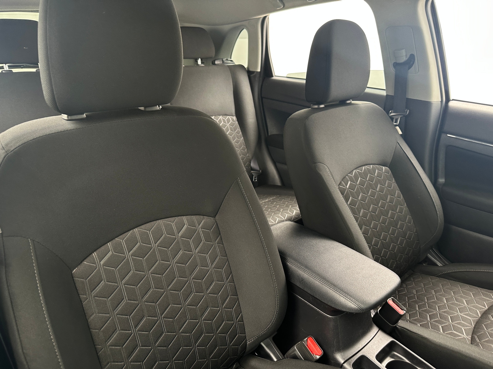 Thumbnail: 2024 Mitsubishi Outlander Sport - 2