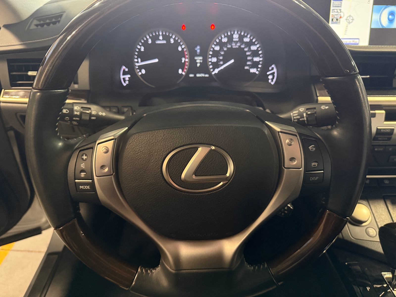 Thumbnail: 2014 Lexus ES - 4