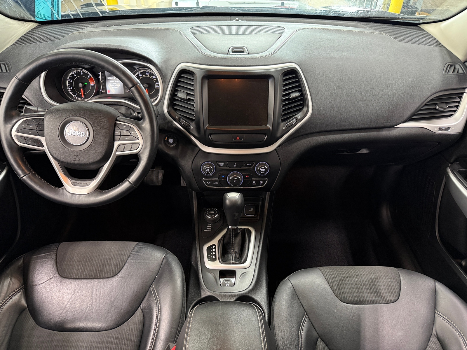 Thumbnail: 2018 Jeep Cherokee - 3