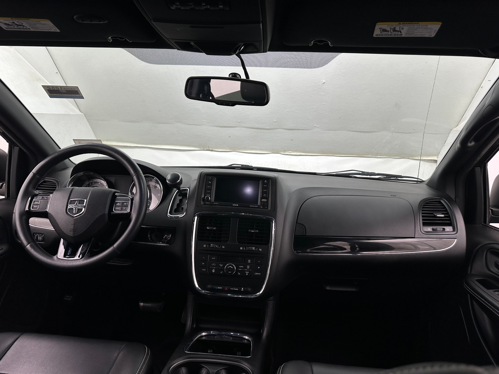 Thumbnail: 2016 Dodge Grand Caravan - 3